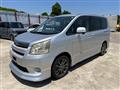2007 Toyota Noah
