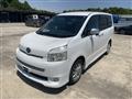 2010 Toyota Voxy