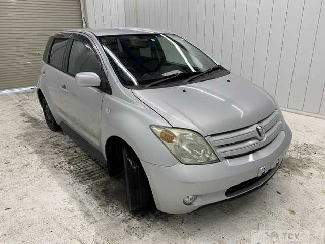 2003 Toyota IST