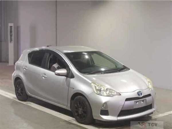 2013 Toyota AQUA