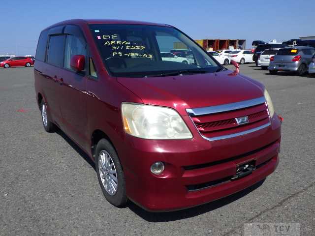 2007 Toyota Noah