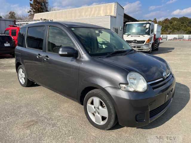 2013 Toyota Sienta