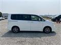 2013 Toyota Voxy