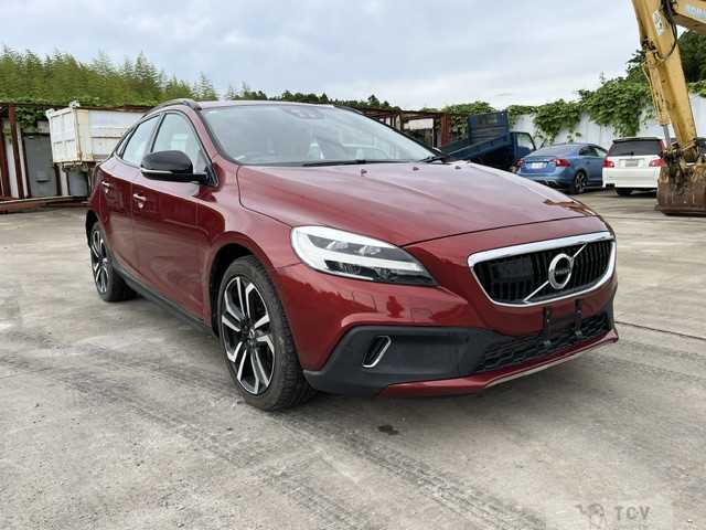 2018 Volvo V40
