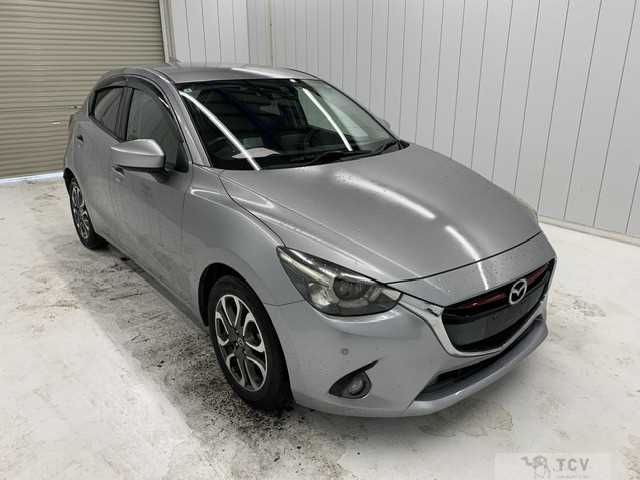 2016 Mazda Demio