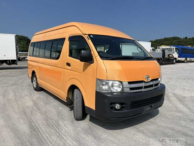 2009 Toyota Hiace Commuter
