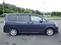 2007 Toyota Voxy