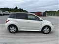 2005 Toyota IST