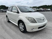 2005 Toyota IST