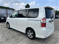 2010 Toyota Noah