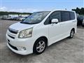 2010 Toyota Noah