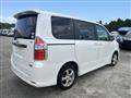2010 Toyota Noah
