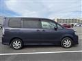 2007 Toyota Voxy