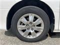 2005 Toyota Alphard