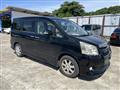 2010 Toyota Noah
