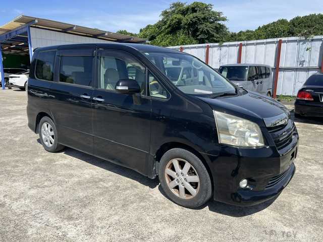 2010 Toyota Noah