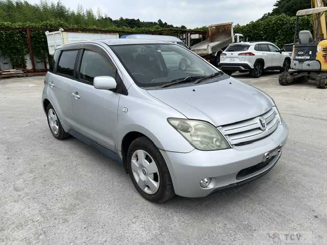 2002 Toyota IST