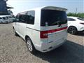 2010 Mitsubishi Delica D5