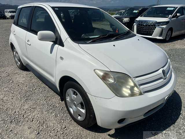 2005 Toyota IST