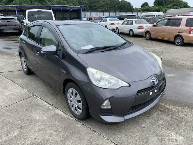 2013 Toyota AQUA