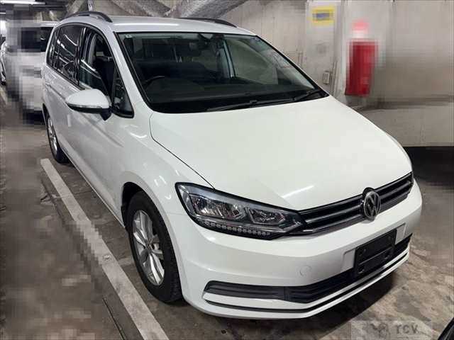2016 Volkswagen Golf Touran