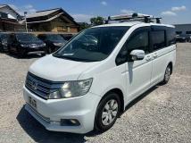 2013 Honda Step WGN