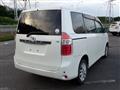 2007 Toyota Noah