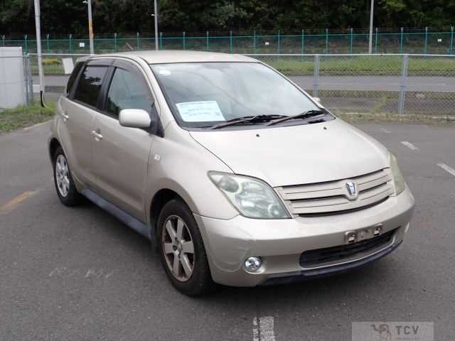 2004 Toyota IST