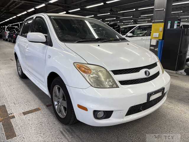 2005 Toyota IST