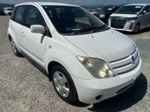 2005 Toyota IST