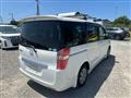 2013 Honda Step WGN