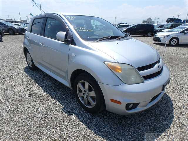 2005 Toyota IST