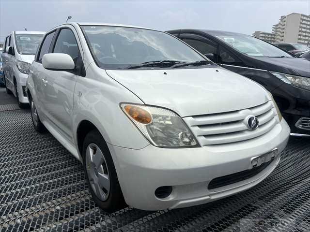 2005 Toyota IST