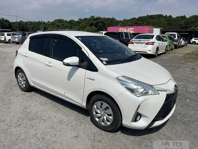 2017 Toyota Vitz