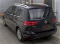 2017 Volkswagen Golf Touran