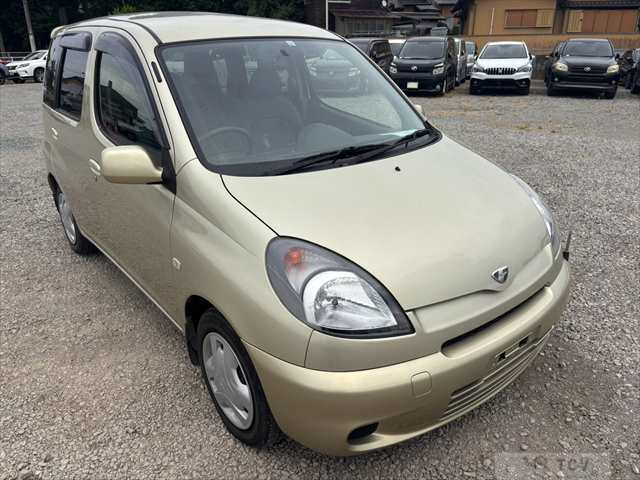 2001 Toyota Fun Cargo