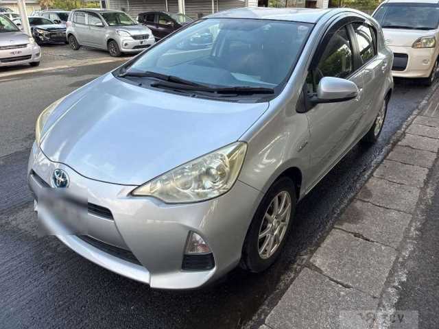 2013 Toyota AQUA