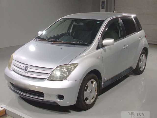 2003 Toyota IST