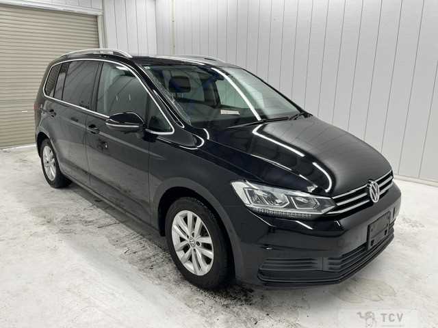 2017 Volkswagen Golf Touran