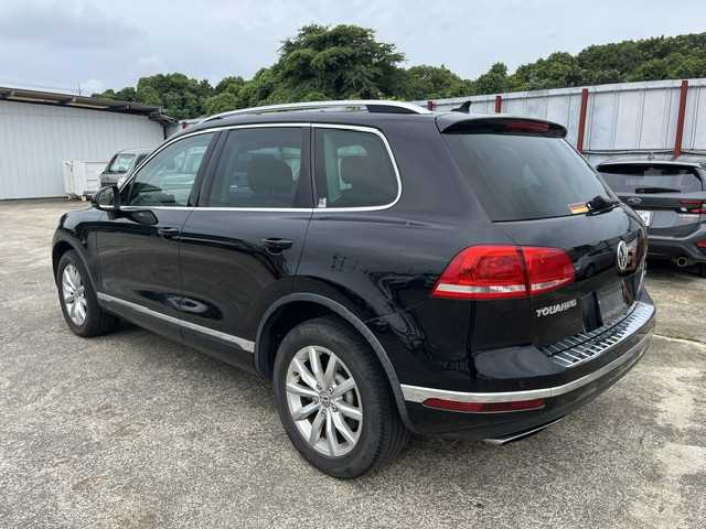 Volkswagen Touareg 2016 photo 2