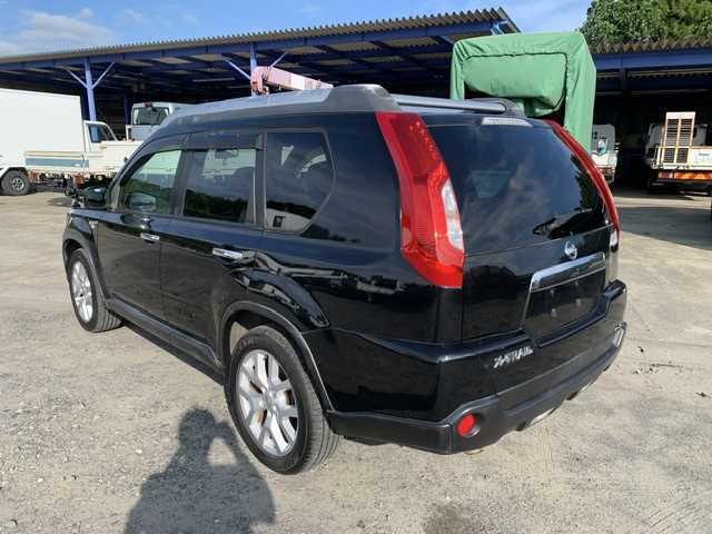 Nissan X-Trail 2011 photo 2