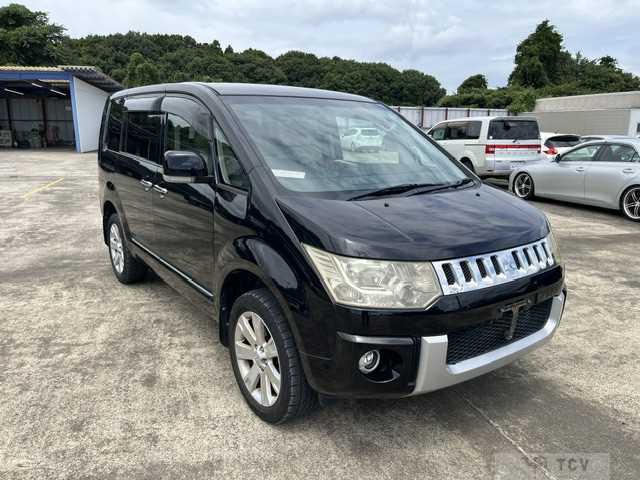 2011 Mitsubishi Delica D5