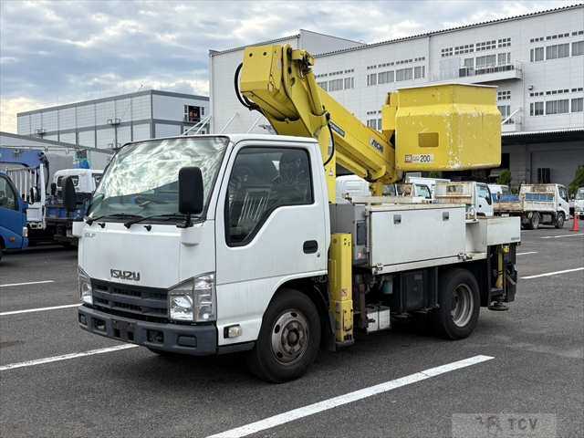 2014 Isuzu Elf