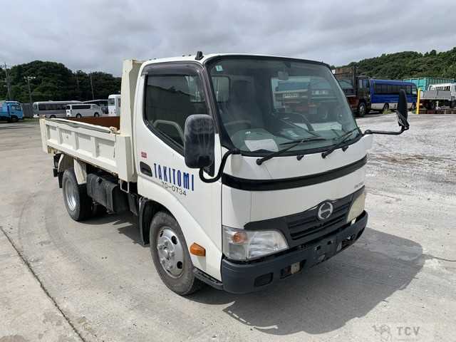 2010 Hino Dutro