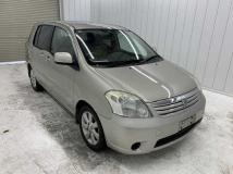 2003 Toyota Raum