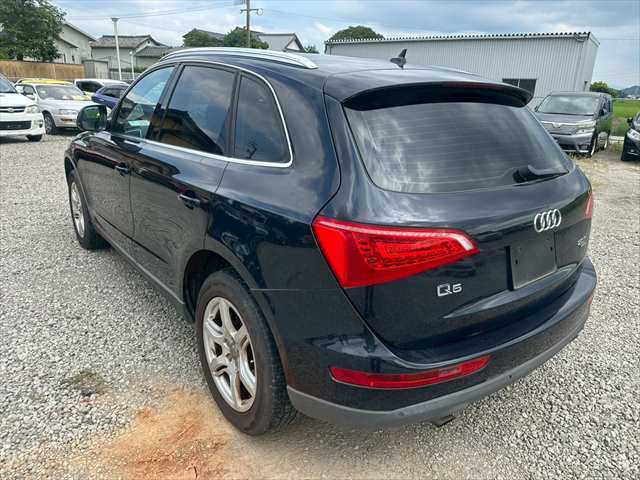 Audi Q5 2012 photo 2