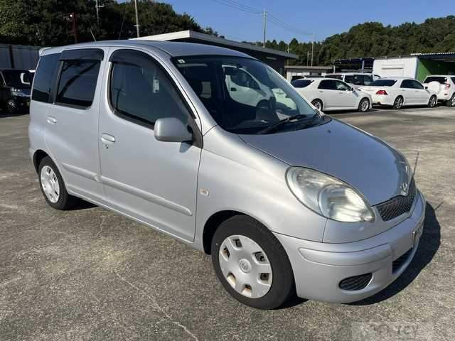 2005 Toyota Fun Cargo