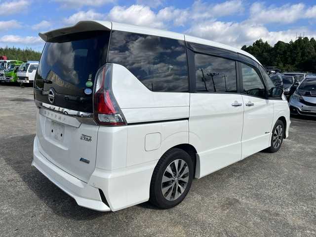 Nissan Serena 2017 photo 4