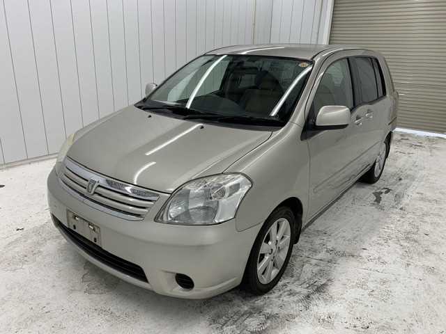 Toyota Raum 2003 photo 3