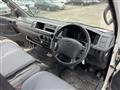 2007 Toyota Hiace Commuter